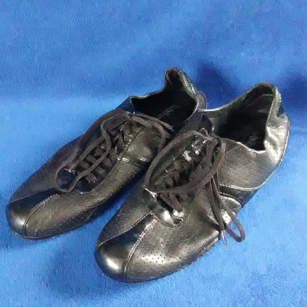 ⏳ 👟 Walking Cradles Black Sneakers